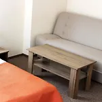- Restauracja 