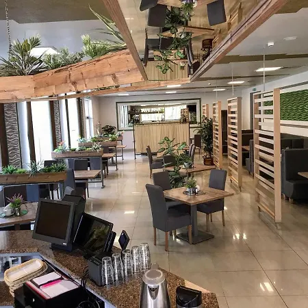 - Restauracja Słoneczna 3* Jarocin